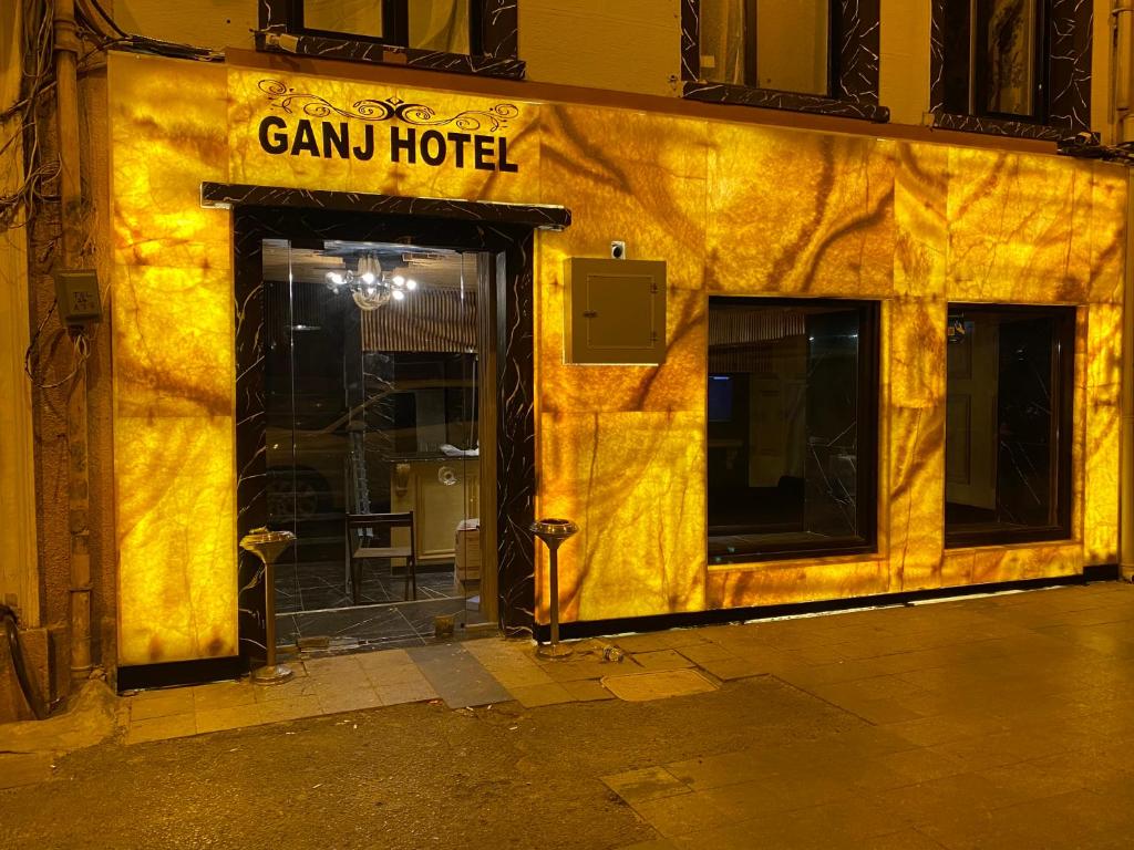 GANJ Hotel